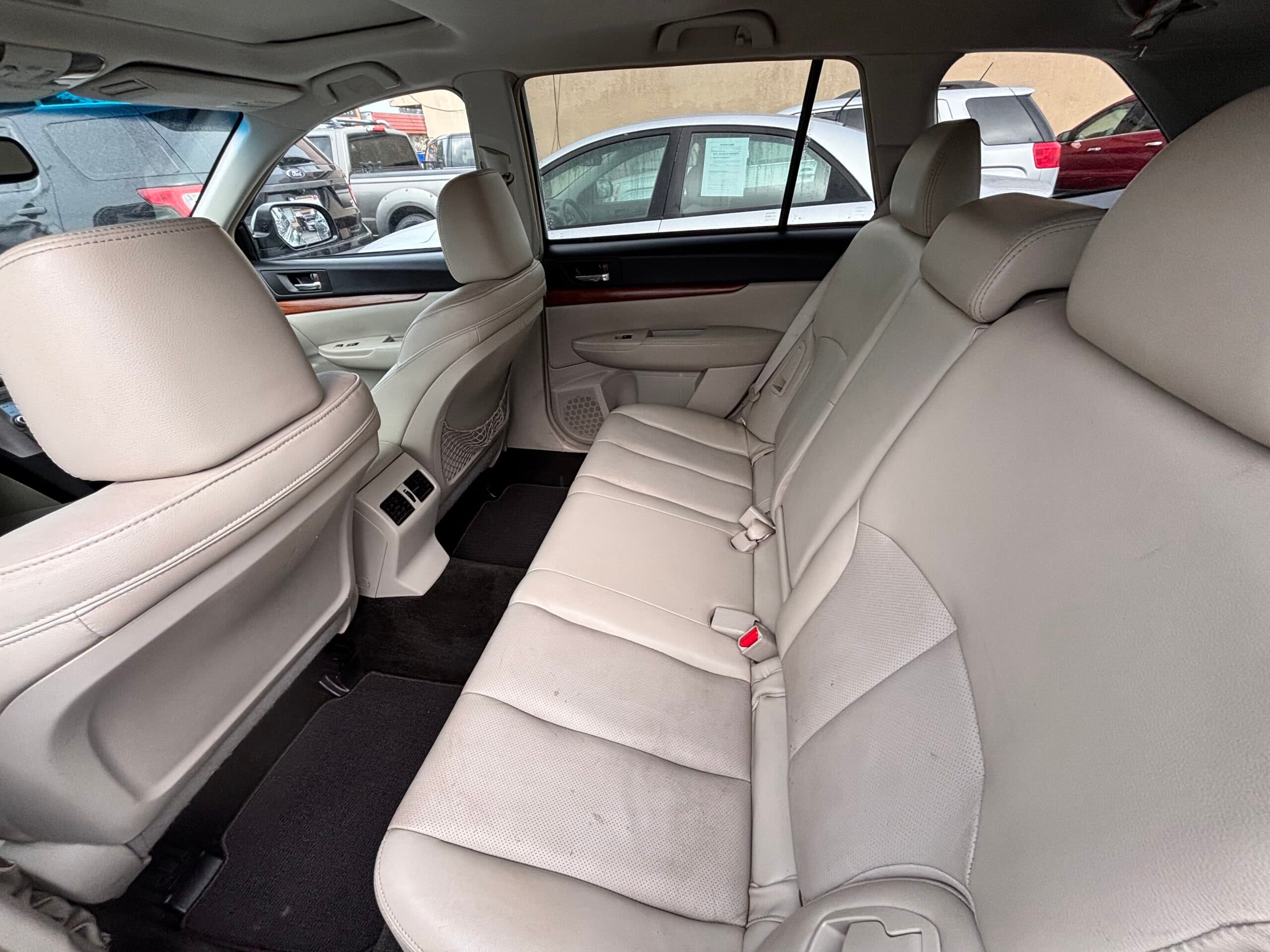 2013 Subaru Outback LIMITED thumbnail 7
