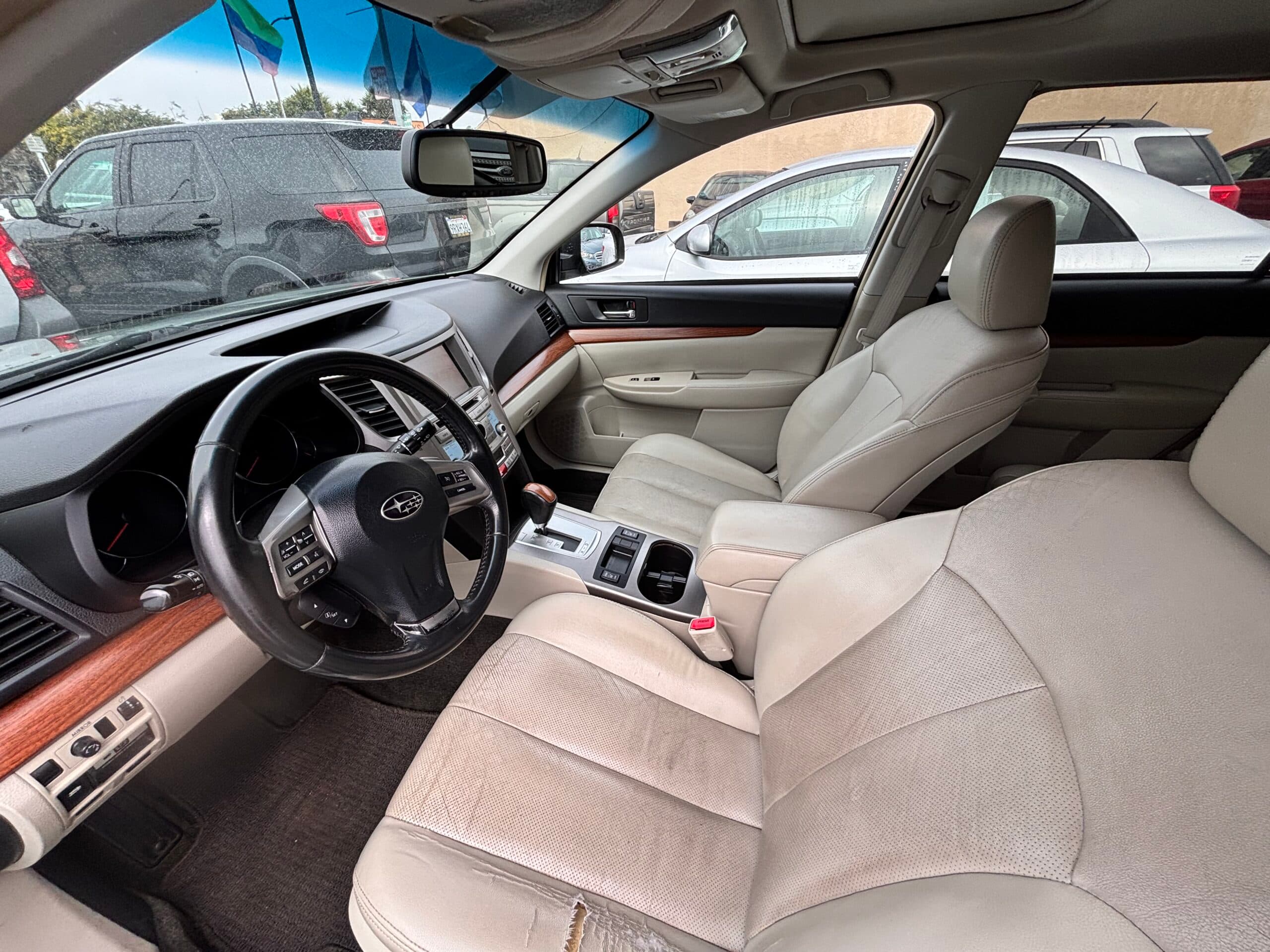 2013 Subaru Outback LIMITED thumbnail 5