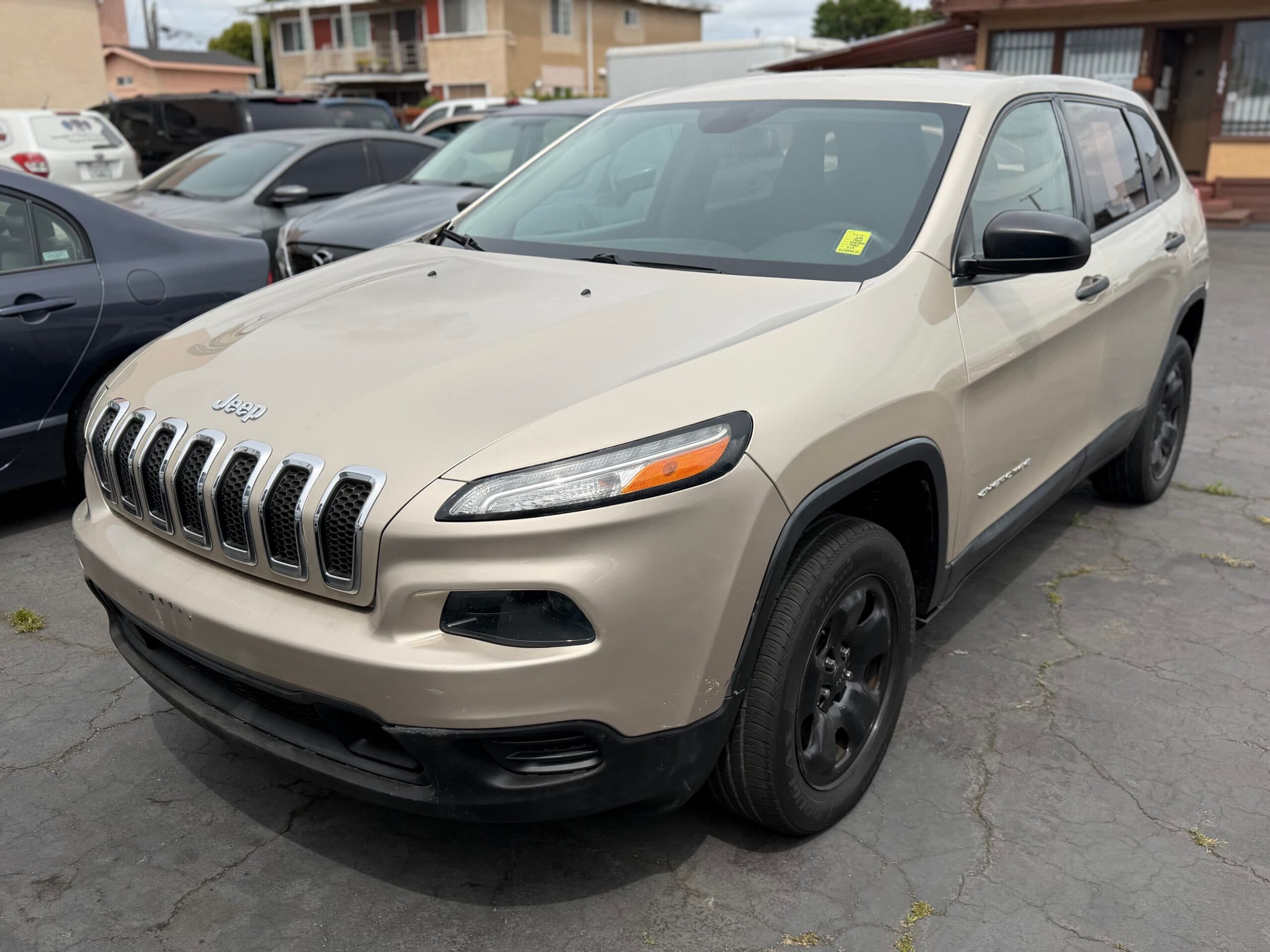 2015 Jeep Cherokee Sport thumbnail 2