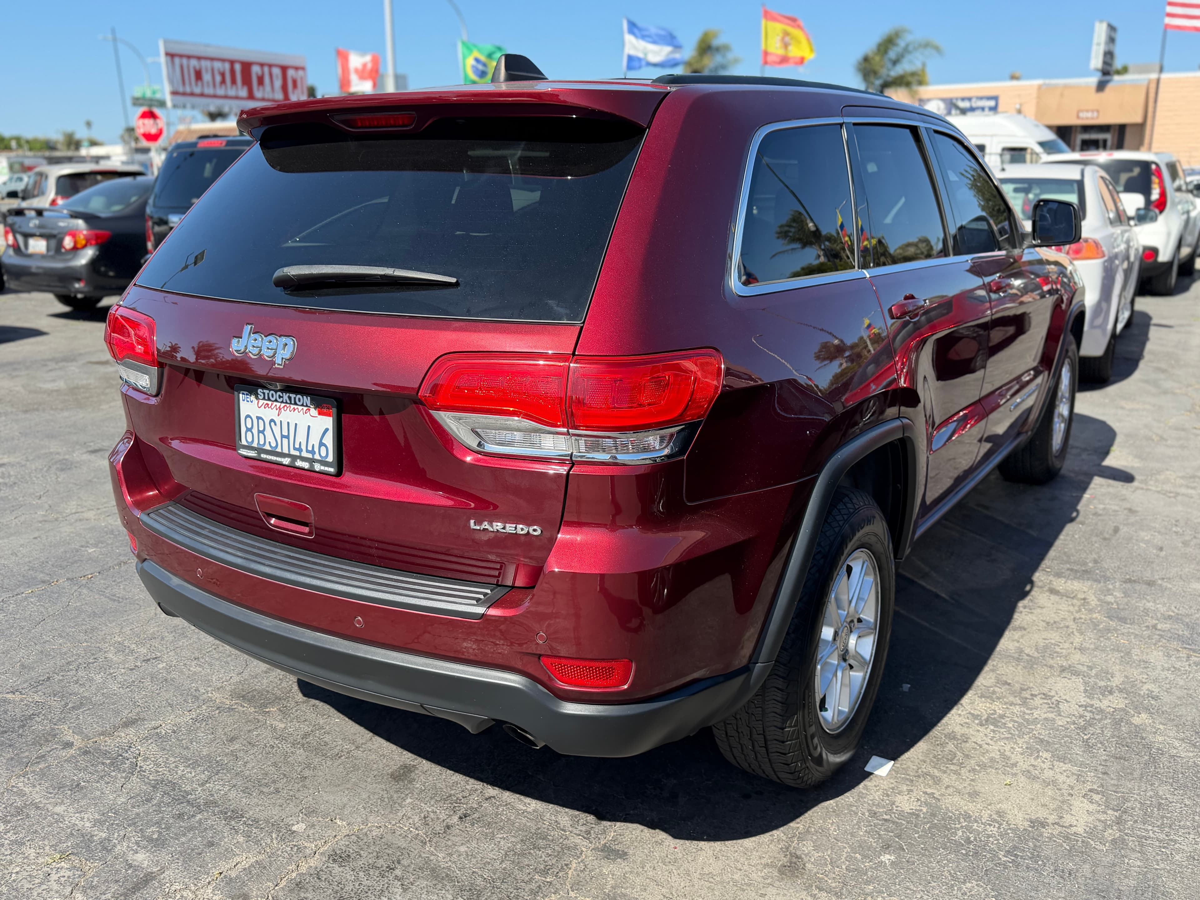 2018 Jeep GRAND CHEROKEE LAREDO thumbnail 4