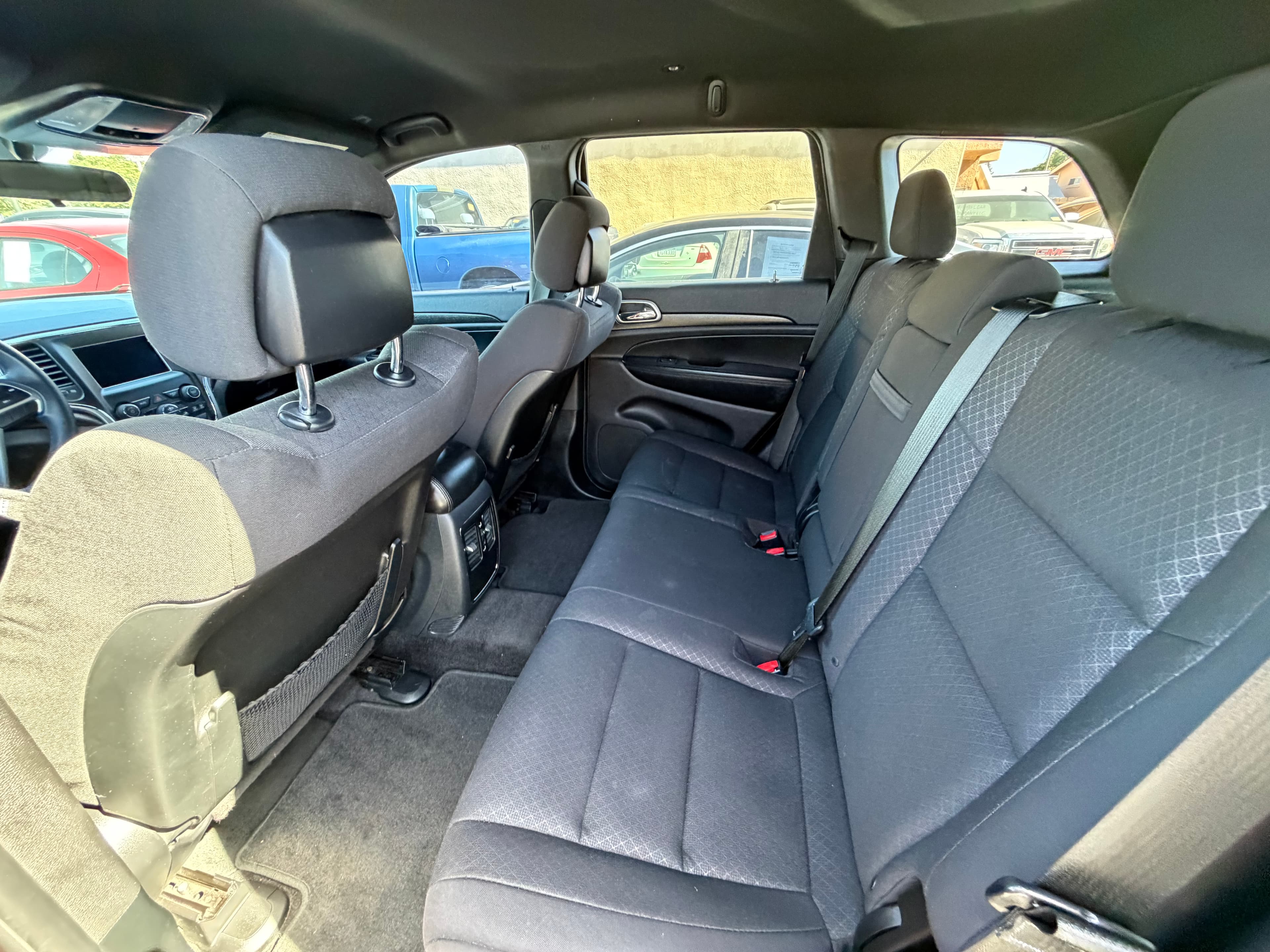 2018 Jeep GRAND CHEROKEE LAREDO thumbnail 7