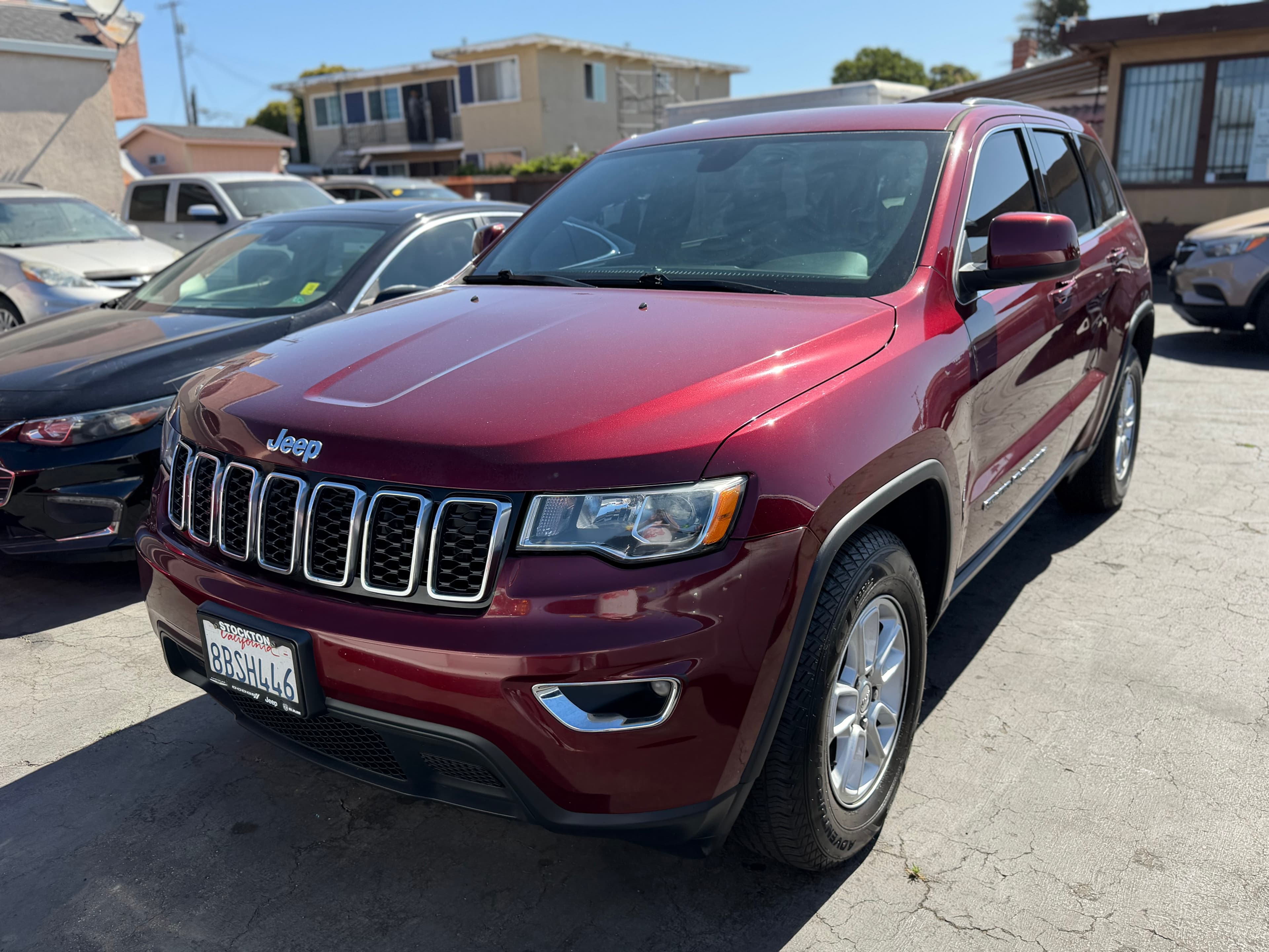 2018 Jeep GRAND CHEROKEE LAREDO thumbnail 2