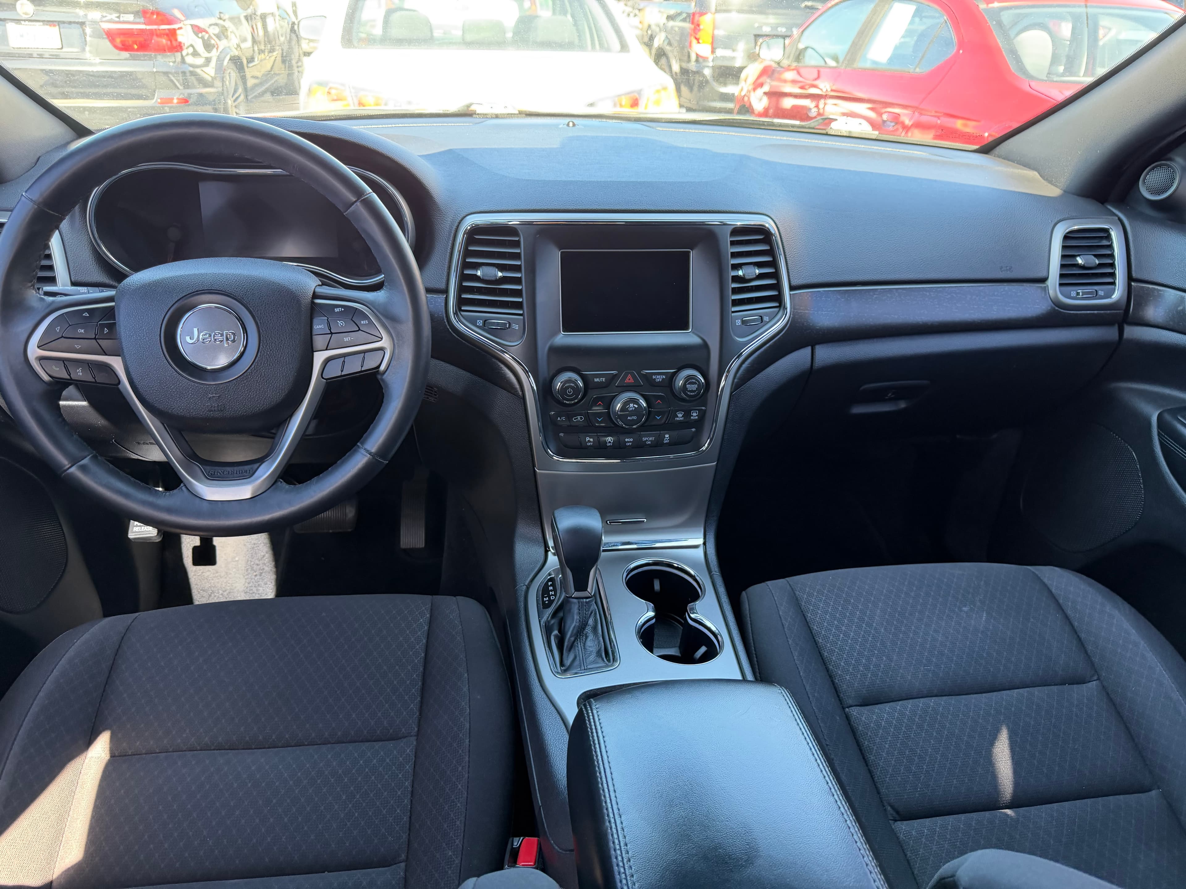2018 Jeep GRAND CHEROKEE LAREDO thumbnail 6